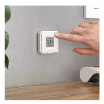 Wall-mounted wireless smart controller FRITZ Smart Control 440 — White, 69×69×18 mm