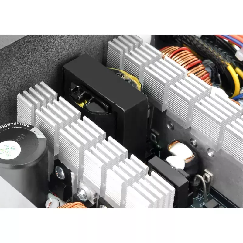 Power supply unit Thermaltake TR2 S 650W — ATX, 20+4 pin, 80 PLUS, 120 mm fan, black