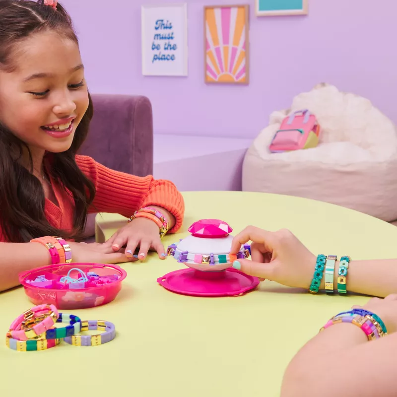 Cool Maker , PopStyle Bracelet Making Kit with 170 Beads, Make & Remake 10 (Packaging May Vary), Arts and Crafts Kids Toys for Ages 7 and up