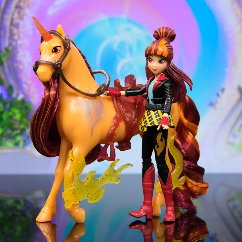 Unicorn Academy, Valentina & Cinder Power of Friendship Set, Easter Gifts Idea, Dolls & Unicorn Toys, Includes Translucent Saddle & 2 Power Accessories
