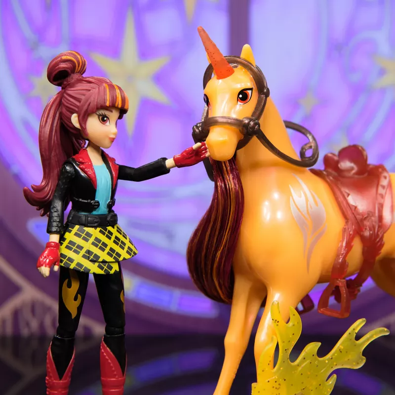 Unicorn Academy, Valentina & Cinder Power of Friendship Set, Easter Gifts Idea, Dolls & Unicorn Toys, Includes Translucent Saddle & 2 Power Accessories