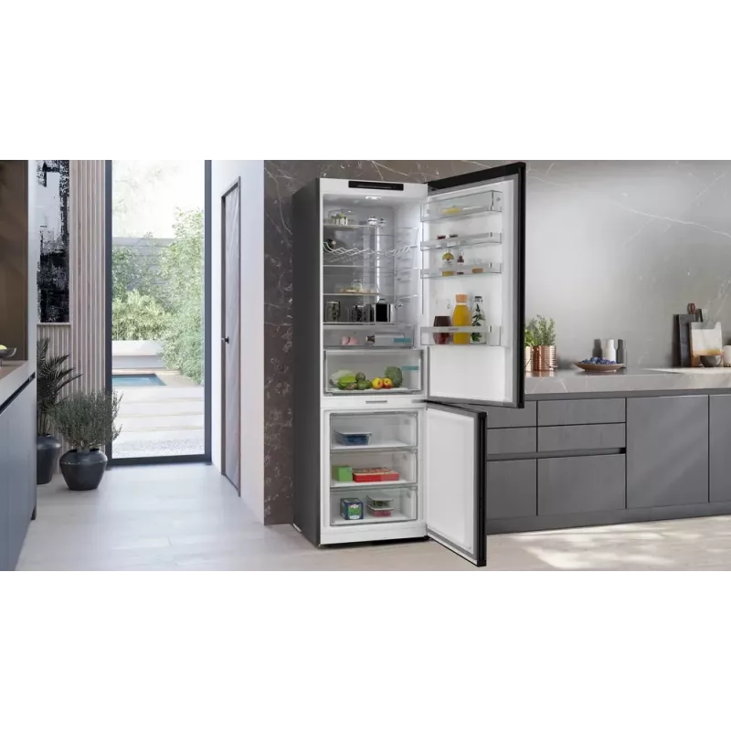 Siemens iQ500 KG49N4XAF fridge-freezer Freestanding 440 L Black