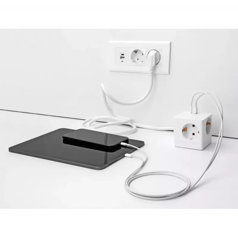 DeLOCK 11502 Power Extension 1.5m 3 AC Outlets Indoor White