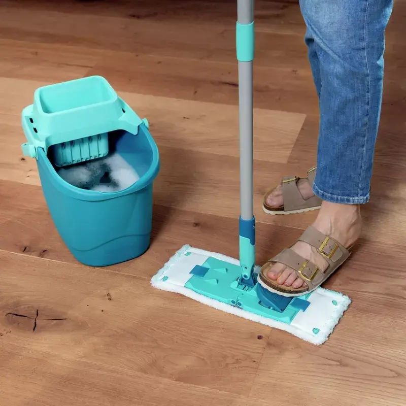 Floor cleaning set Leifheit PowerClean M 1055510 with microfiber cloth and adjustable handle