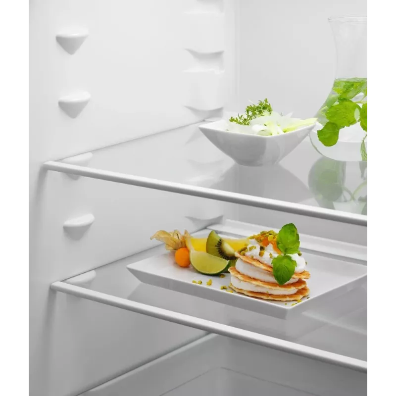 Built-in Refrigerator Electrolux LND5FE18S 269 L