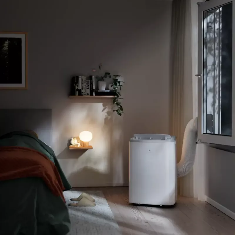 Electrolux EXP34U339HW portable air conditioner 64 dB White