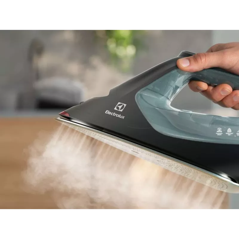 Electrolux E8SI2-8OG Steam iron RESILIUM soleplate 2800 W Black, Dark Green