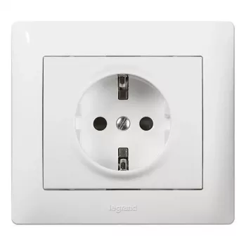 Socket Legrand Galea Ultra — Model 771063, white finish