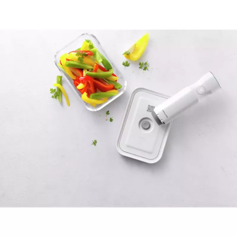 Food storage box ZWILLING FRESH & SAVE Rectangular 0.9 L, glass container with plastic lockable lid, oven/microwave/fridge safe
