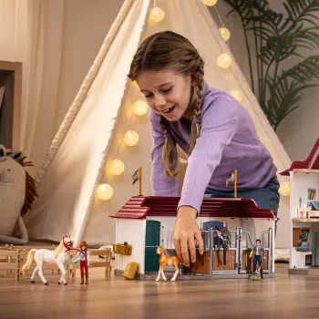 schleich HORSE CLUB Lakeside Country House and Stable, House, Horses, 5 yr(s), Multicolour