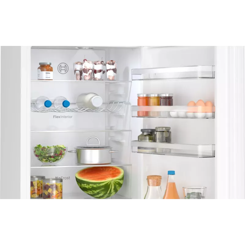 Bosch Serie 4 KGN392WCF fridge-freezer Freestanding 363 L White