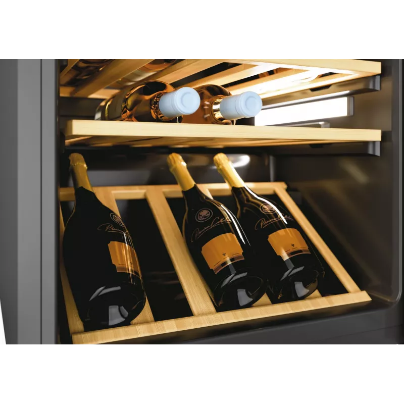Candy DiVino CWC 200 EELW/NF Freestanding Black 81 bottle(s)