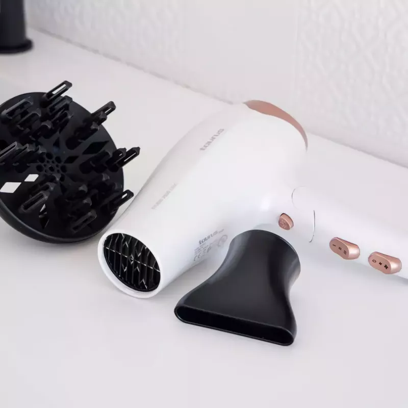 Hair dryer Taurus STUDIO 2500 IONIC 2400 W White with ionic, 3 heat levels, 2 speeds, diffuser and concentrator