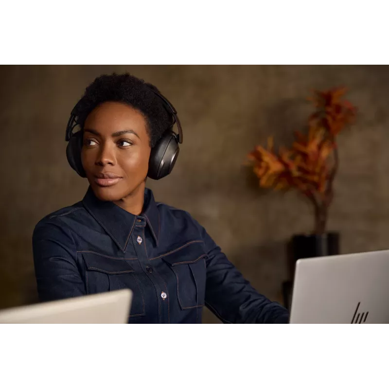 HP Poly Voyager Surround 80 UC USB-C Headset +USB-C/A Adapter