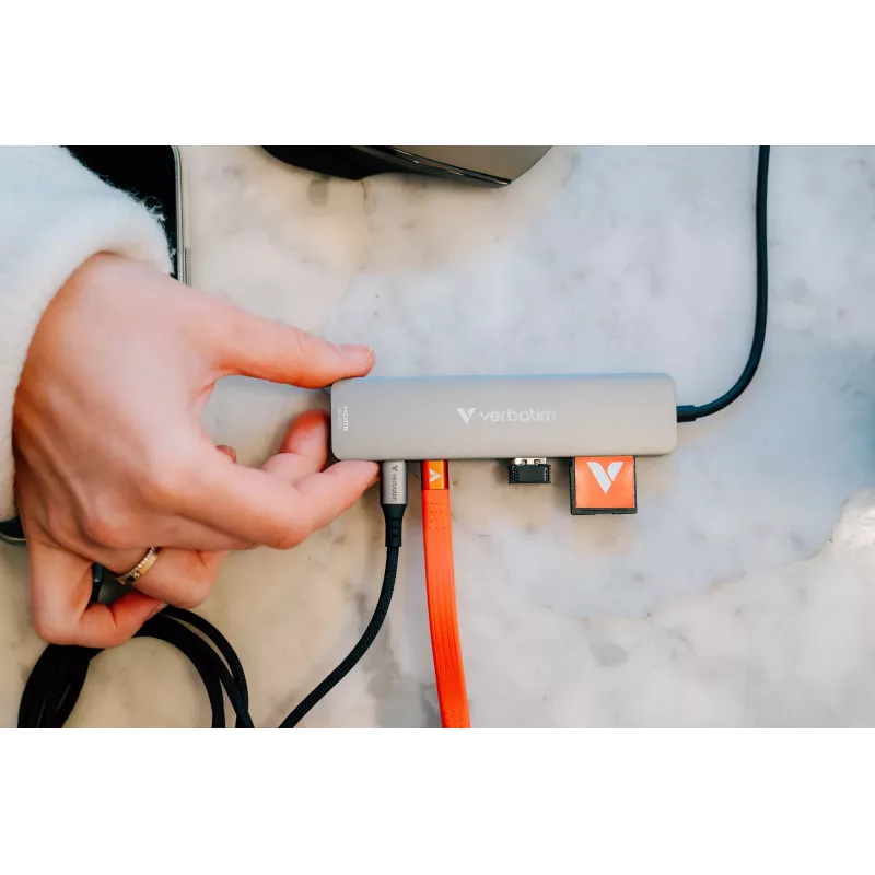 Verbatim USB-C Essentials Multiport Hub 7 ports: HDMI, USB-C, USB-C 3.2 Gen 1, 2 x USB-A 3.2 Gen 1, SD & microSD
