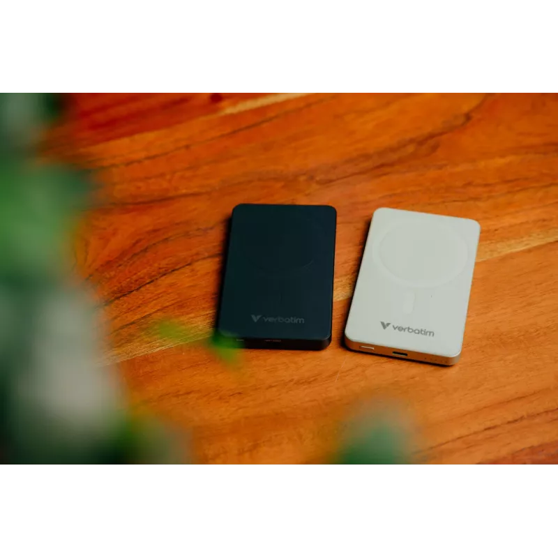 Verbatim Charge 'n' Go Essentials Magnetic Wireless Power Bank 5000 mAh Black