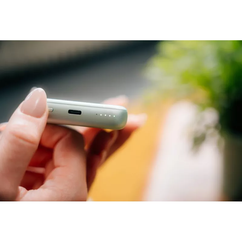 Verbatim Charge 'n' Go Magnetic Wireless Power Bank 10000mAh Green