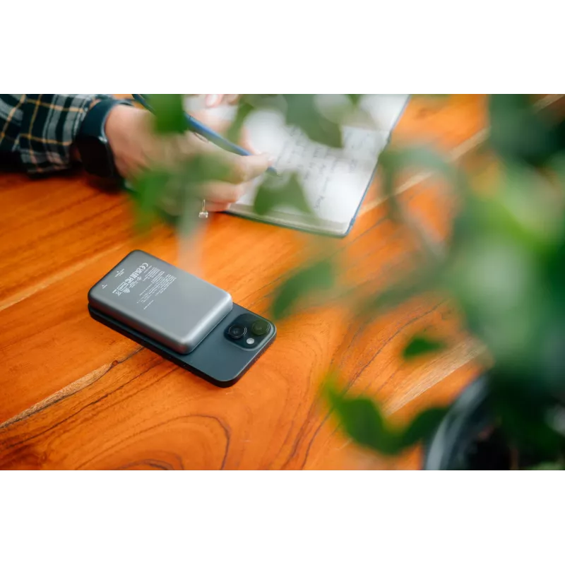 Verbatim Charge 'n' Go Magnetic Wireless Power Bank 10000mAh Grey