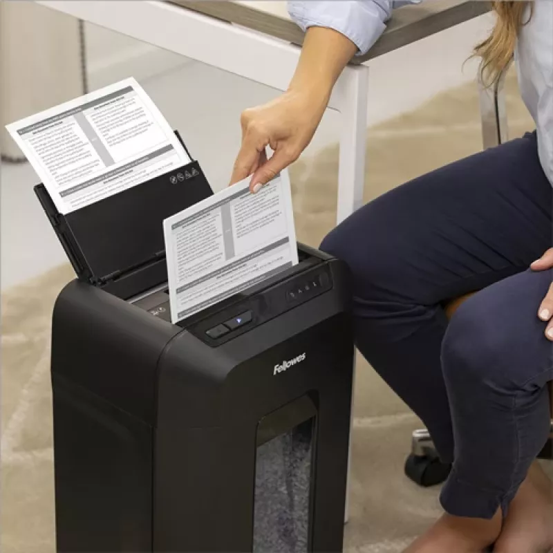 Fellowes AutoMax 90M paper shredder Micro-cut shredding Black