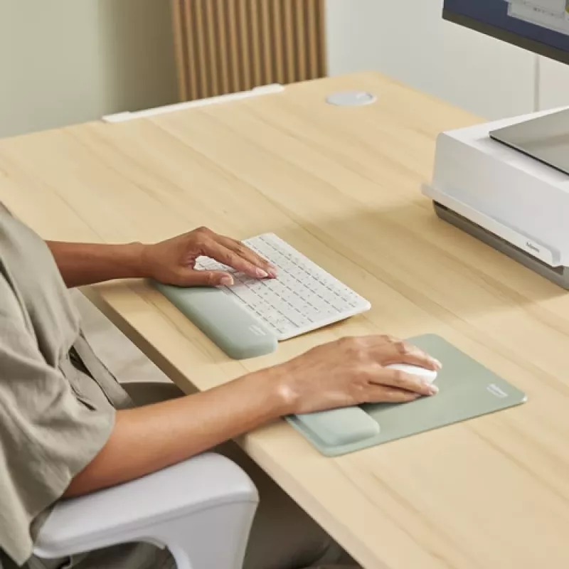 Fellowes Keyboard Wrist Rest Breyta Compact Keyboard Wrist Support with Antibacterial Protection Ergonomic Wrist Support Sage