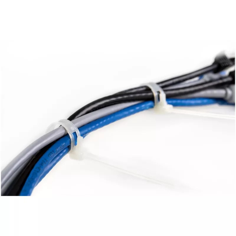 StarTech.com 5 inch(12cm) Reusable Cable Ties - 1/4 inch(7mm) wide, 1-1/8 inch(30mm) Bundle Dia. 50lb(22kg) Tensile Strength, Releasable Nylon Ties, Indoor/Outdoor, 94V-2/UL Listed, 100 Pack - White