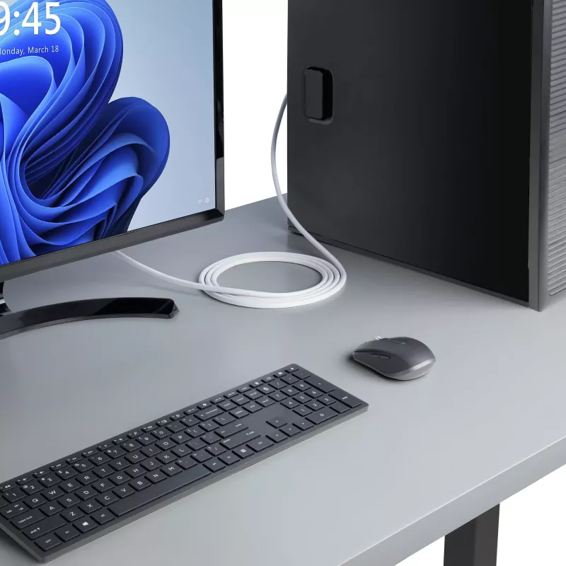 StarTech.com 6ft (1.8m) White VESA Certified DisplayPort 1.2 Cable, 4K 60Hz, 21.6Gbps, Latching DP Connectors, DP 1.2 DisplayPort Cable, DP Monitor Cord, M/M