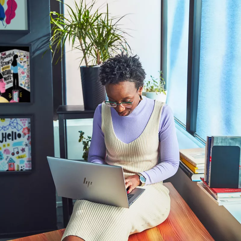 Mobile workstation HP ZBook Firefly G11 14 inch Intel Core Ultra 7 155U 32GB RAM 1TB SSD Intel Graphics Windows 11 Pro