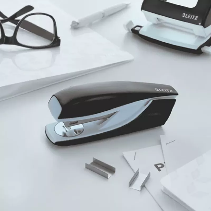Leitz Stapler WOW 5502 Metal 30 sheets, 30 sheets, Black, P3, Metal, Plastic, 80 g/m², 4 cm