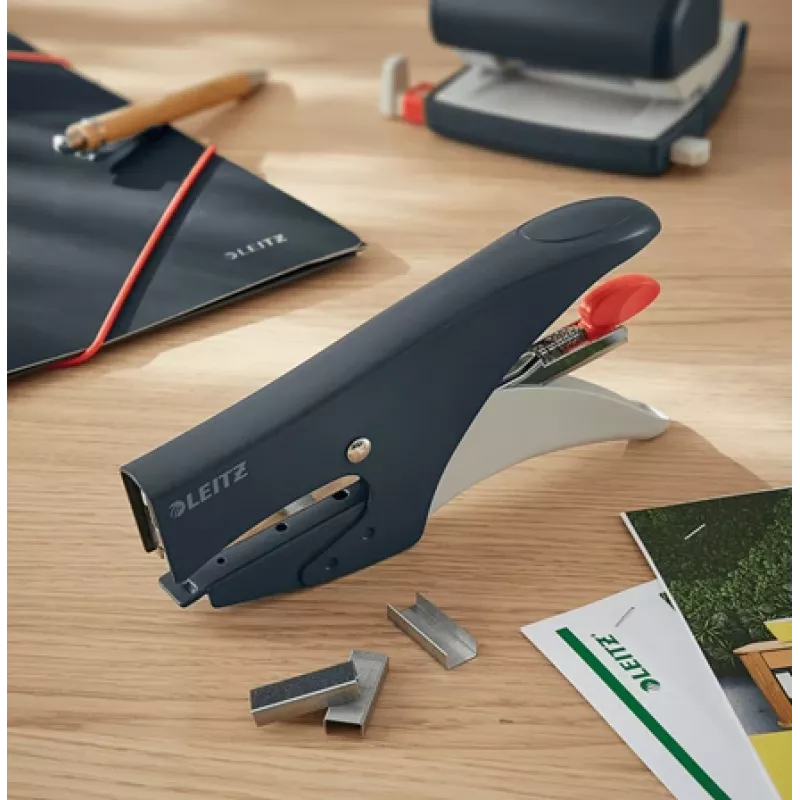 Leitz 56450089 stapler Flat clinch Black