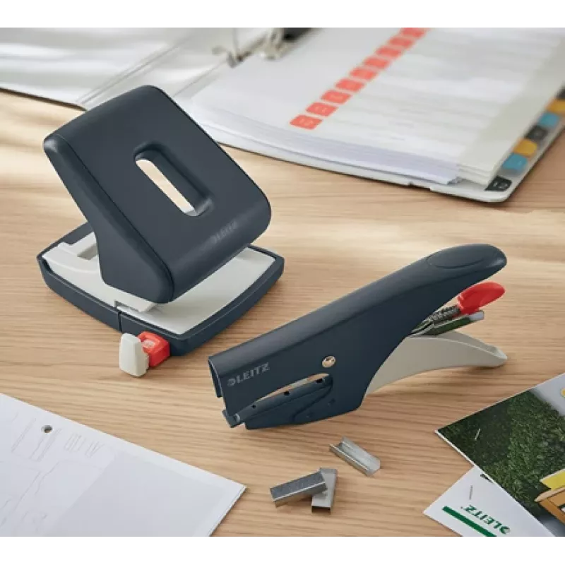 Leitz 56450089 stapler Flat clinch Black