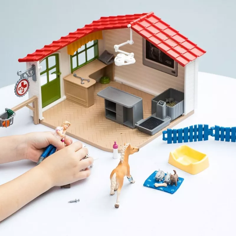 schleich Veterinarian practice with pets, Farm, Farm animals / farm toys, 3 yr(s), Multicolour