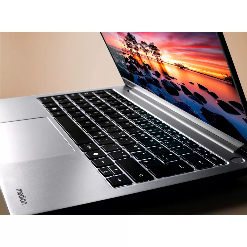 MEDION 30040132 laptop Intel Core 5 120U 35.6 cm (14 inch) 2.8K 16 GB DDR4-SDRAM 512 GB SSD Wi-Fi 6 (802.11ax) Windows 11 Home Black