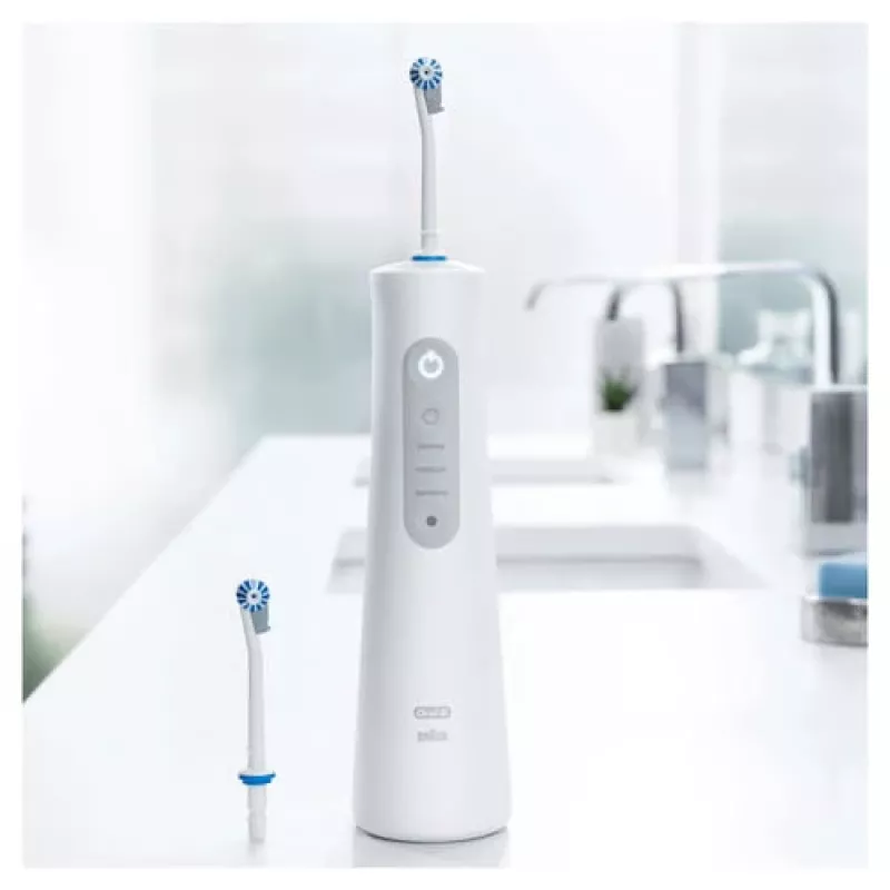 Oral-B Aquacare 6 oral irrigator