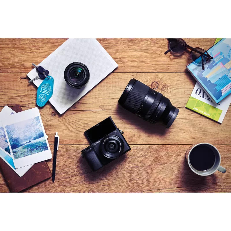 Sony α 6400 + SEL18135 MILC 24.2 MP CMOS 6000 x 4000 pixels Black