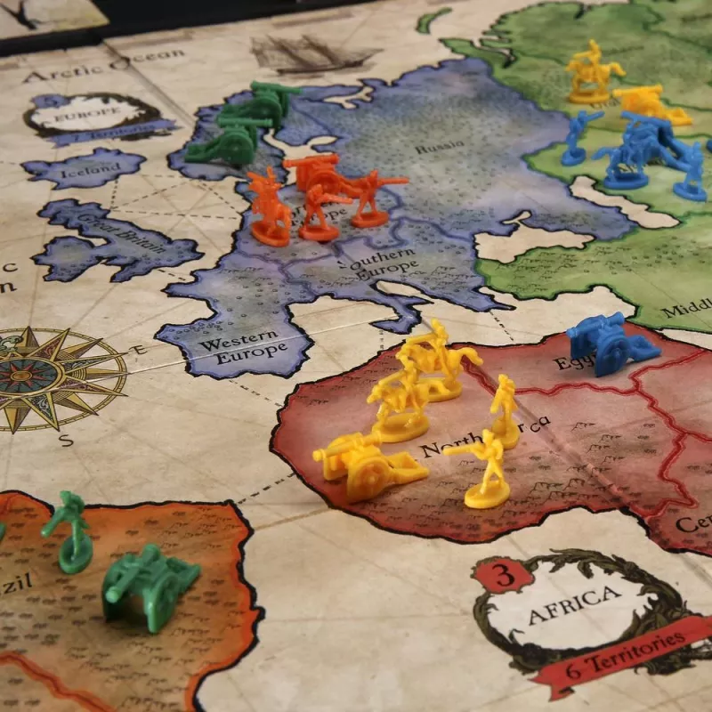 Board game Hasbro Gaming Risk War Recommended age 10 years