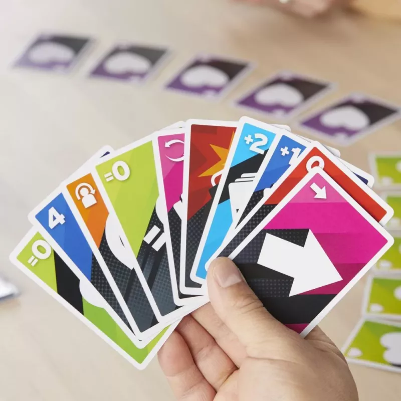 Hasbro Gaming F4205 5 Alive Card Game Collectible