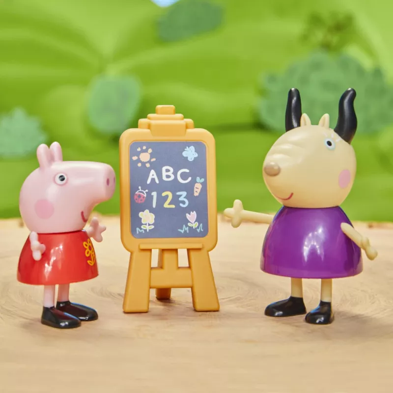 Hasbro Peppa Pig Playgroup Playset with 5 Figures and 6 Accessories, Preschool Toys for 3 Year Old Girls and Boys and Up