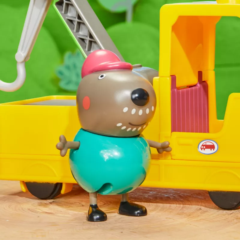 Tow truck Peppa Pig F9519 Multicolour Preschool Toy for 3 Years and Up