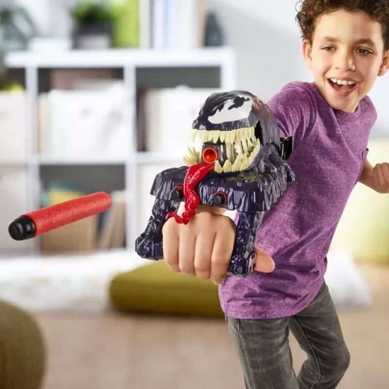 Toy glove blaster Hasbro Marvel Spider-Man Venom Strike Blaster Violet