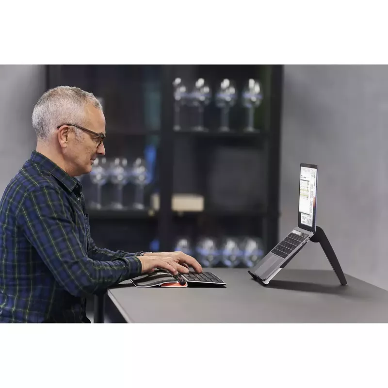 Contour RollerMouse Red Plus WL Travel Kit — wireless RF, full-size keyboard form factor, black, includes mouse and wrist rest