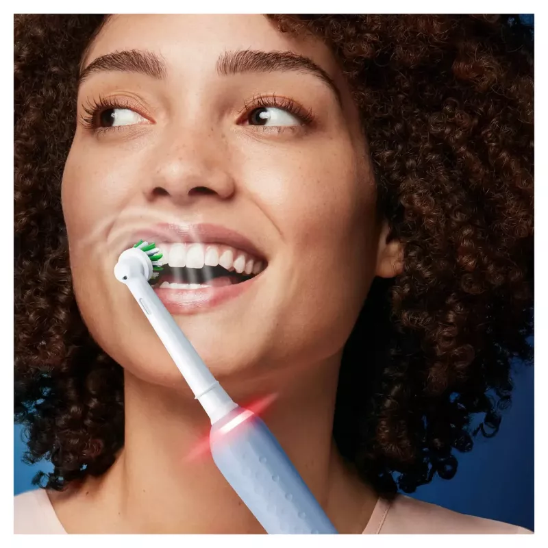 Oral-B Pro 3 3000 Cross Adult Rotating-oscillating toothbrush Blue