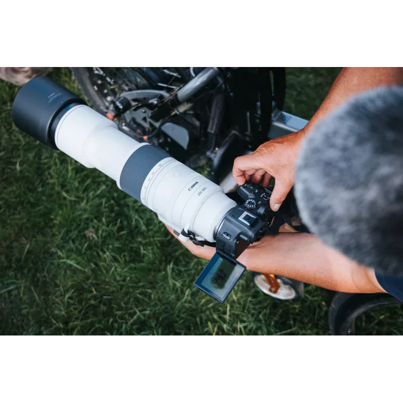 Canon RF 200-800 mm F6.3-9 IS USM Telephoto Camera Lenses, Black/White