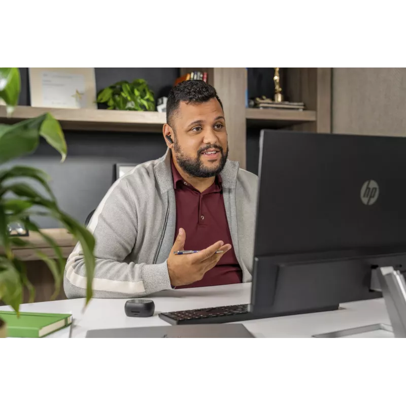 HP Poly Voyager Free 60+M UC Carbon Black Earbuds +BT700 USB-C Adapter +Touchscreen Charge Case