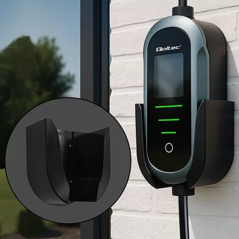 Wall-mounted electric car charger QOLTEC 7 kW 230V CEE 32A with Wi‑Fi and LCD (model 52721)