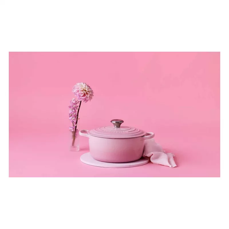 Le Creuset Signature Cast Iron Round Casserole 24cm shell pink