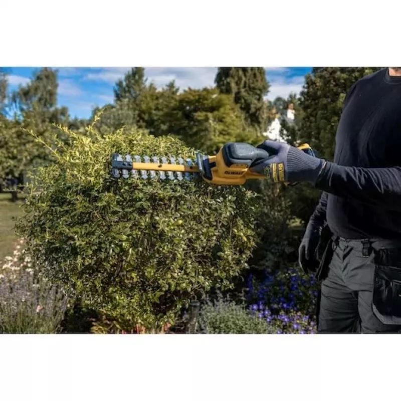 DeWalt DCMHT520N-XJ battery compact hedge trimmer