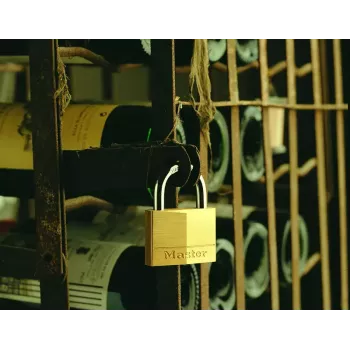 Padlock MASTER LOCK 40mm solid brass body key lock keyed to differ