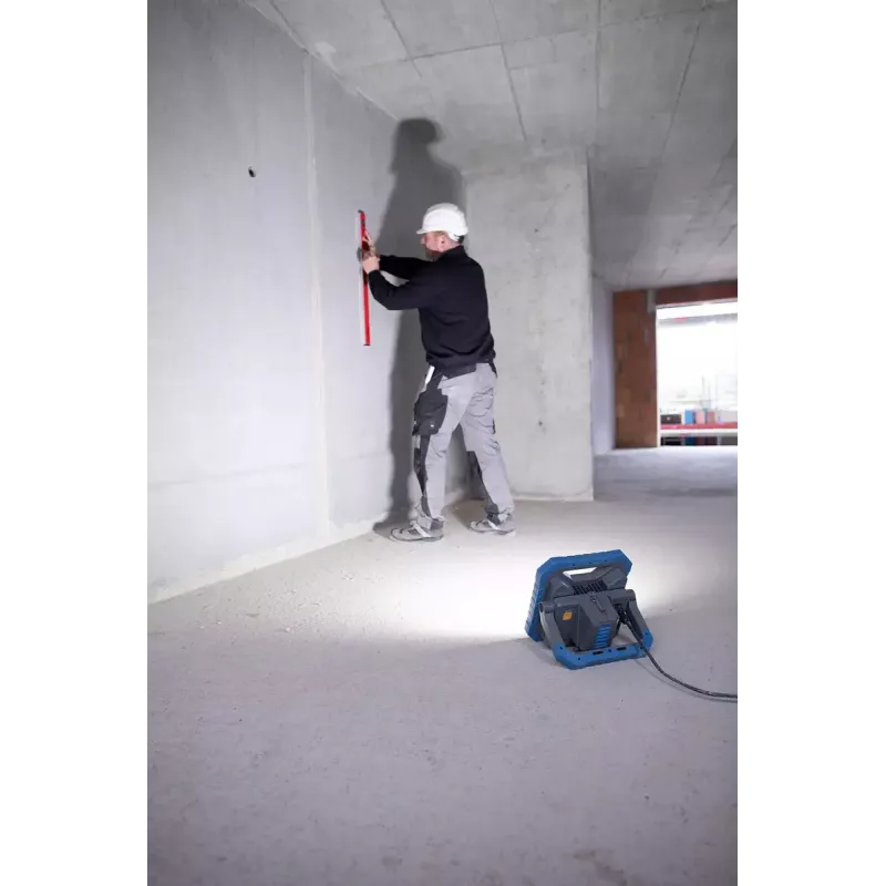Freestanding work light Brennenstuhl BS 8050 MH LED 82 W 7900 lm
