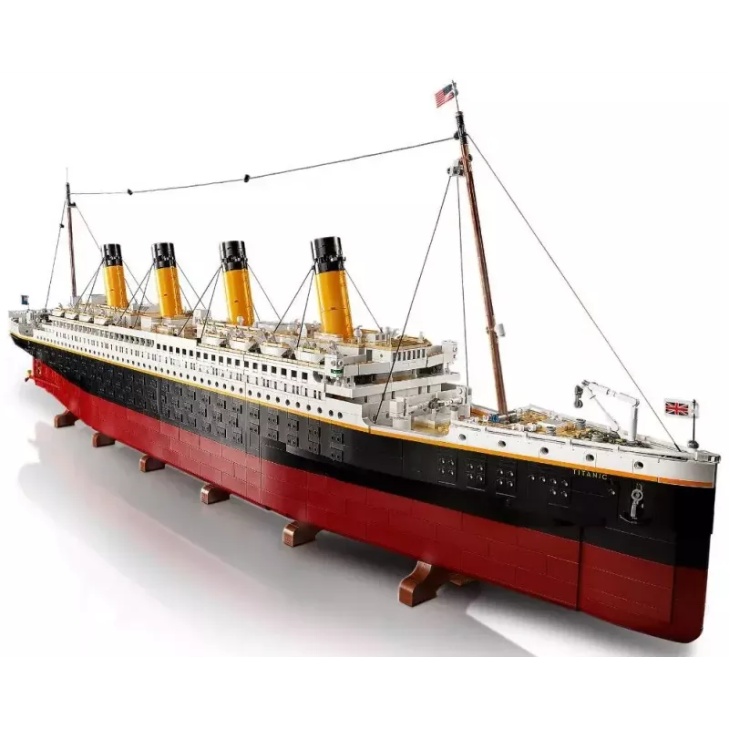 LEGO building set ICONS 10294 Titanic model replica — 9,090 pieces, 18+