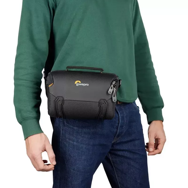 Sling case Lowepro Adventura SH 140 III Black Shoulder strap